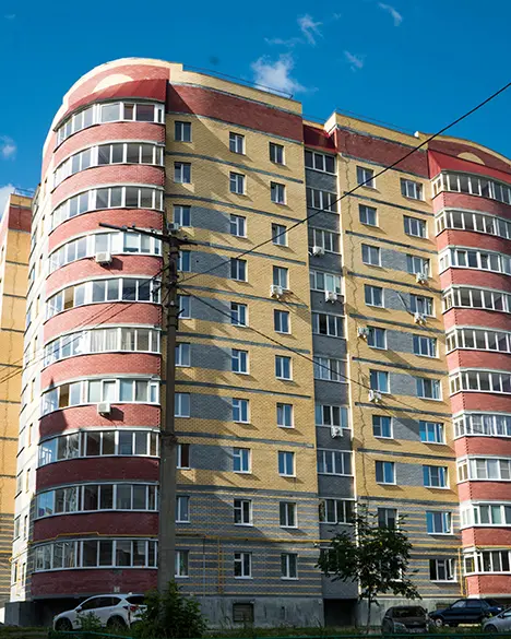 Остекление жилого дома по улице Шустова